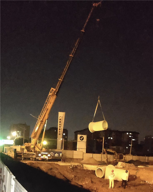 钟楼区“弯臂矫正”—— 吊车的 “形变补偿” 技术